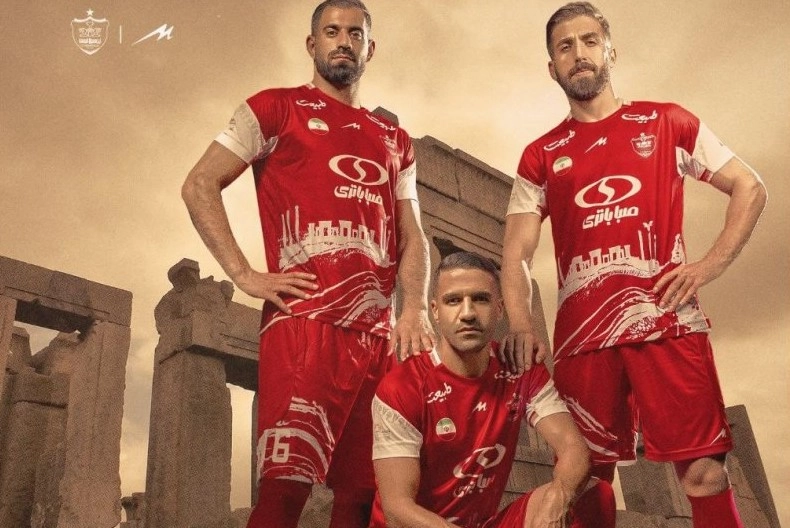 لباس اول پرسپولیس1404-1403