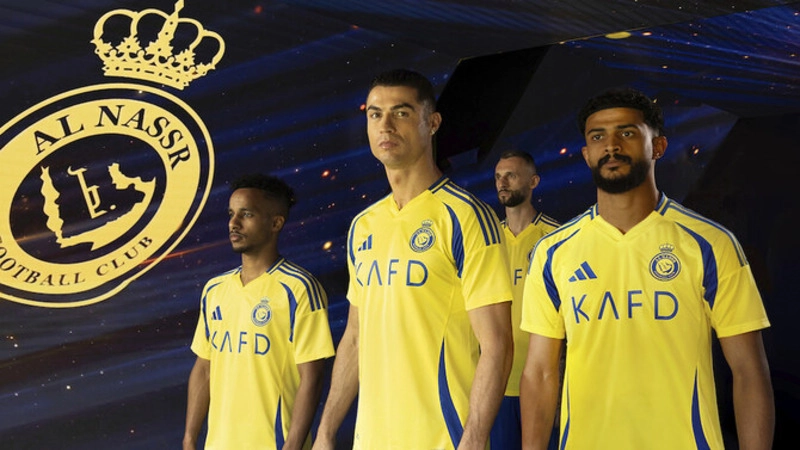 کیت اول فوتبال النصر2025-2024